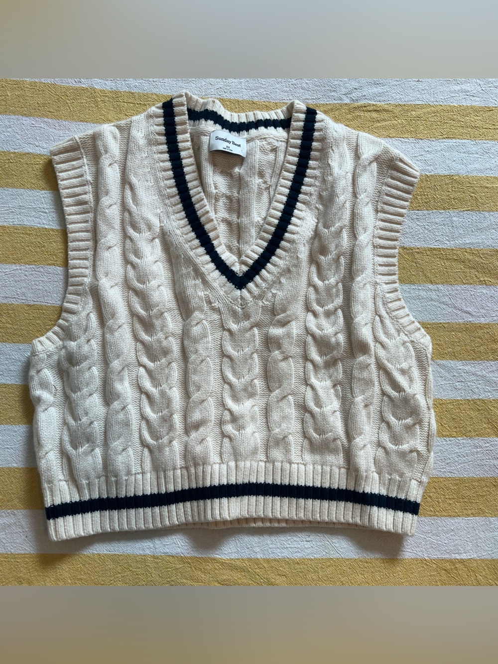 Oversized vest sweater  Winston Cropped Cream Cable Knit V-Neck Sweater Vest Nav